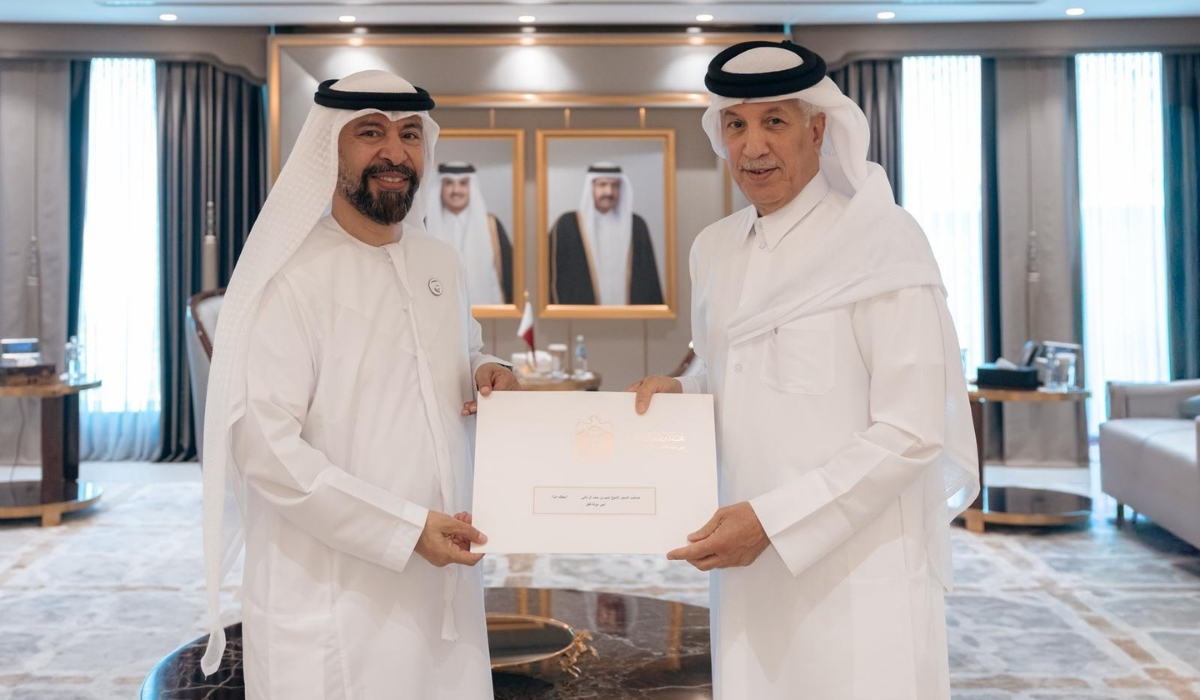 HH the Amir Receives Written Message from UAE President on Bilateral Relations